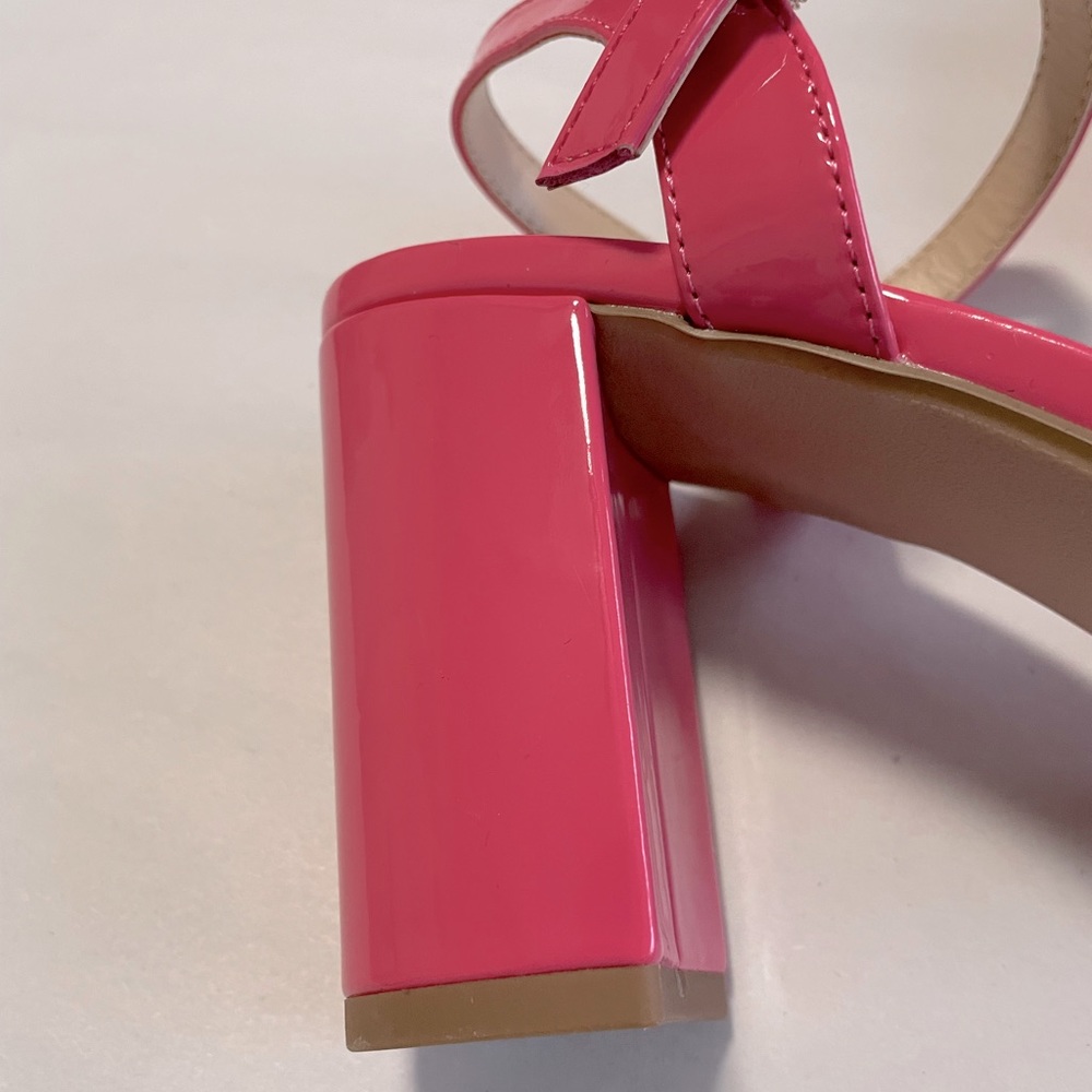 HOT PINK SHOES BLOCK HEELS ANKLE STRAP SIZE 8  PATENT LEATHER TYPE VERY PRETTY - Picture 8 of 11